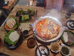 台式麻辣锅-湊湊火锅·茶憩(杭州湖滨银泰in77店)