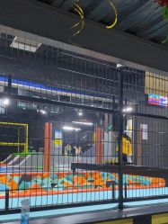 -蹦贝运动中心·蹦床·攀岩·闯关(龙岗店)