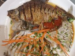 -梓檚中餐厅湖北菜小龙虾武昌鱼排骨藕汤(黄鹤楼店)