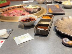-铭牛烧肉·和牛海鲜自助(高新月牙湖店)
