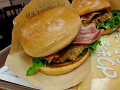 安格斯牛肉芝士堡-魏家凉皮(大雁塔南广场餐厅)