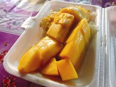 -芒果糯米饭摊子