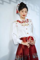 -樱花婚纱摄影