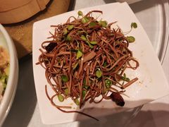 香椿苗拌黑豆皮-京尊烤鸭店JINGZUN(春秀路店)