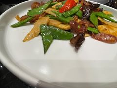 笋尖兰豆炒腊味-高第街56号港式餐厅·精选(世茂广场宽厚里大明湖店)
