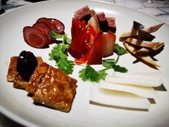 鸽蛋酿鹅肝-湖滨28中餐厅·西湖宴·杭州君悦酒店