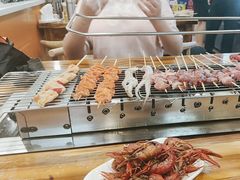 -哈尔滨小酒馆·鲜肉现穿自助烧烤(康新花园店)