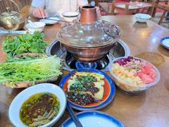 -岳记兴隆·青城腊排铜火锅(融创店)