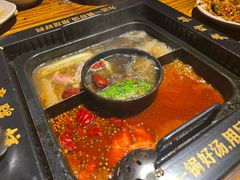 -老牌坊云南鱼豆花火锅(爱建店)