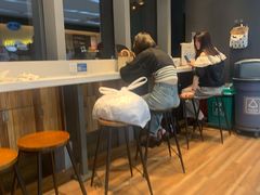 用餐区-全家便利店(景昙路店)