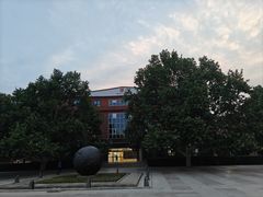 -北京市海淀外国语实验学校