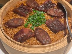 腊味蒸饭-乔街深夜食堂·台州菜·高压锅生蚝(杭州总店)