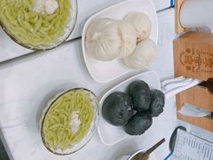 -李与白包子铺(桐梓林店)
