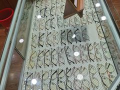 -三叶眼镜城批发市场(上海火车站店)