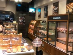 面包甜点陈列柜-巴黎贝甜(宜山路店)