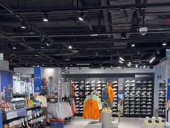 -迪卡侬(环球港店)