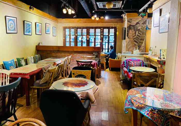 homeless现场酒吧(大学路店)-"晚上过来喝两杯的,有驻唱歌手,唱的不错