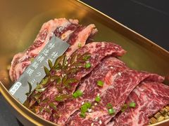 -山川小町·极番烧肉(新地假日广场店)