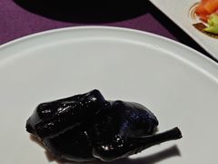 招牌墨鱼汁脆皮乳鸽-于塗·文化餐厅(棕榈店)