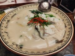 翡翠浓汤浸鲈鱼-中国大酒店·食街