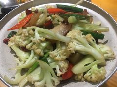干锅花菜-九道菜有鸡鱼头(石鼓路店)