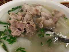 萝卜炖肘子-荣生萝卜汤饭店