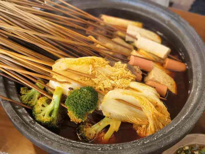 大脚盆串串(锦江学院店)-"没有空调,30多度高温,吃个串串需要勇气.