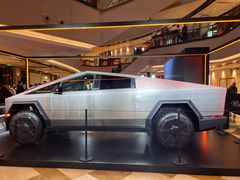 -TESLA 特斯拉(上海太古汇体验店)