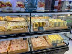 面包甜点陈列柜-幸福鸟生日蛋糕(临西店)