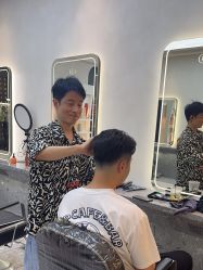 -苏豪美发S A L O N烫发染发