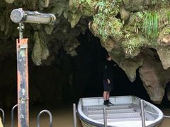 -怀托摩萤火虫洞