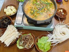 -黔有有贵州酸汤夺夺粉火锅(五味十字店)