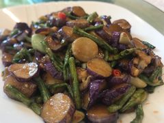 -赶海部落海鲜城(海阳路店)