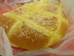 菠萝奶油蛋糕-巴黎贝甜(宜山路店)