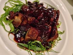 招牌焦糖黑叉烧-维园悦谱·海派家常菜(乌鲁木齐南路店)