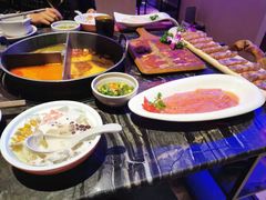 8s鸭肠-热火朝天鲜切牛肉火锅(南强街巷店)