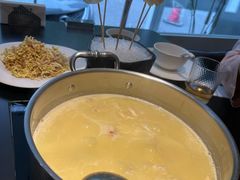 -鲜入唯煮·港式海鲜牛肉火锅(金宝街店)