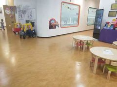 -爱威盛亲子俱乐部·纽约国际早托中心