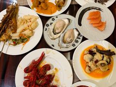 -广州万富希尔顿酒店·感趣自助餐厅·金秋蟹宴生蚝海鲜刺身
