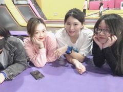 -嘿哟动霸CHUA·新潮玩运动娱乐中心·蹦床滑冰团建乐园