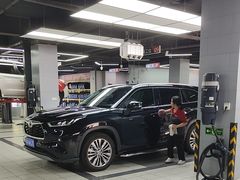 -哈贝卡汽车服务连锁(硕士路店)