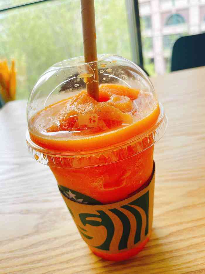 星巴克(中粮广场店)-"初冬的一大早,北风呼啸,感觉整个人都是被.