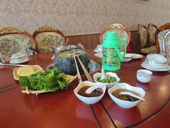-鲁朗纳麦石锅鸡庄园