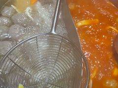 日光番茄牛骨鸳鸯锅底-左庭右院鲜牛肉火锅(浦江欢乐颂店)