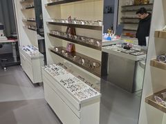 -视野联行眼镜•蔡司•依视路(温江店)