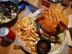 -HIGH FIVE哈福手工汉堡(桂林路店)