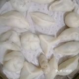 太好了，到菜市场买些菜，做好馅料，将年糕蒸熟
