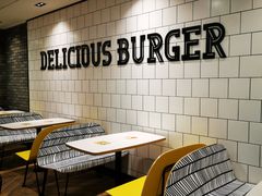 -麦当劳(保利若比邻店)