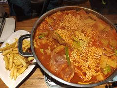 部队年糕鸡肉火锅-花腰餐吧Bistro烧烤 傣味(传媒大学店)