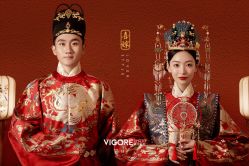 -雪中彩影婚纱摄影·微光艺术中心